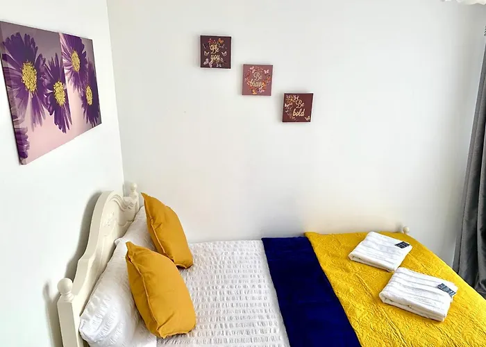 2-Bedrooms Modern Apartment Next To Velodrome, Lounge, Balcony, Parking, Abba